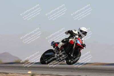 media/Dec-01-2025-Moto Forza (Mon) [[2daa91e15f]]/2-Intermediate Group/Session 2 Turn 9 Entry/